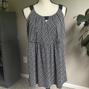 Studio 1940 Sleeveless Black and White Diamond Pattern Top Blouse  Size 18/20W